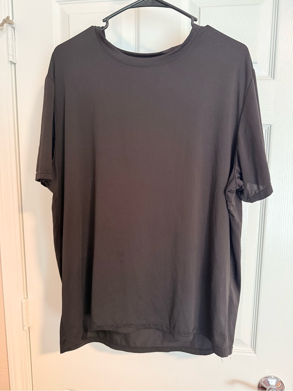 Athletic Works Black Short-Sleeve Crew Neck Tee